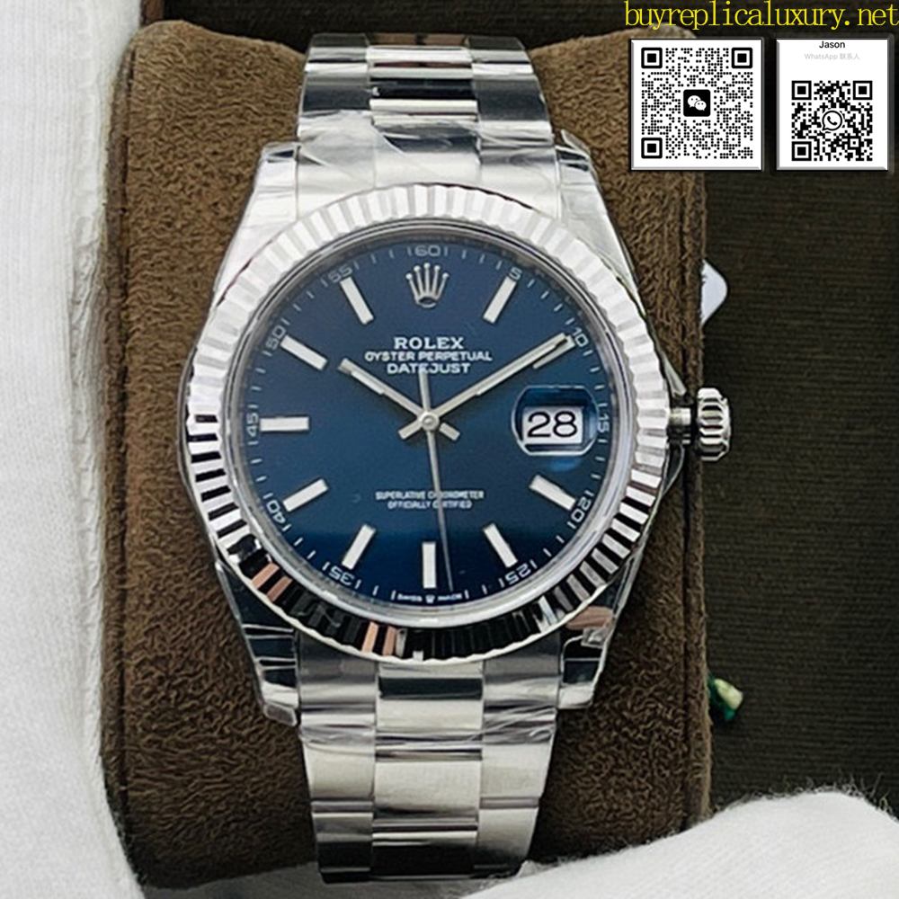 Rolex 41mm Oyster Perpetual Date Model with Bright Blue Dial (Modèle Oyster Perpetual Date 41mm avec cadran bleu brillant)