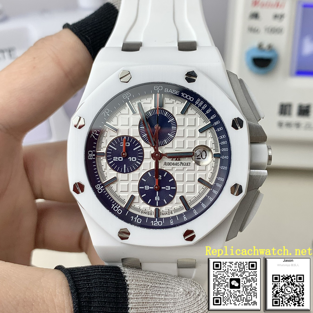 إصدار بوتيك رويال أوك أوفشور كرونوغراف سيراميك أبيض 26402CB من الإصدار البوتيكي